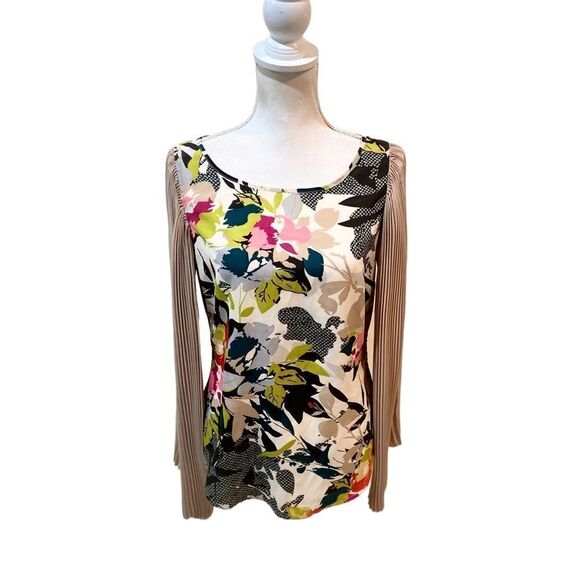 Ck Heaven floral with tan pleated open sleeve top size medium - Picture 7 of 16